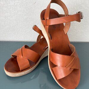 A.P.C. Judith Wedge Sandals in Hazelnut Size 39